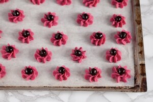 Preparazione Biscotti di frolla montata alla farina di riso rosso con amarene e spezie - Fase 3