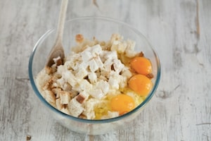 Preparazione Canederli al formaggio e funghi - Fase 1