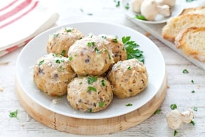 Preparazione Canederli al formaggio e funghi - Fase 4