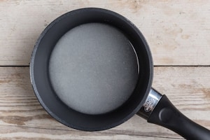 Preparazione Cheesecake senza cottura con amaretti e cioccolato - Fase 3