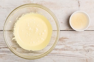 Preparazione Cheesecake senza cottura con amaretti e cioccolato - Fase 3