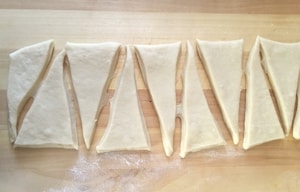 Preparazione Cornetti di pasta brioche allo yogurt  - Fase 3