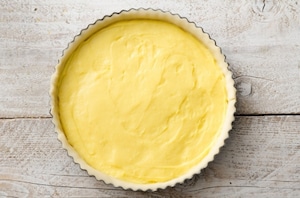 Preparazione Crostata con crema al limone e panna montata - Fase 3