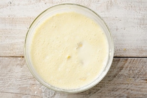 Preparazione Crostata con crema al limone e panna montata - Fase 2