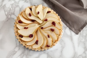 Preparazione Crostata con pere, mirtilli rossi e crema alle mandorle  - Fase 5