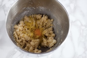 Preparazione Crostata con pere, mirtilli rossi e crema alle mandorle  - Fase 4