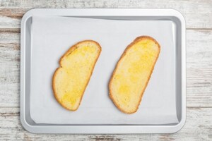 Preparazione Crostoni autunnali con funghi pioppini e champignon - Fase 2