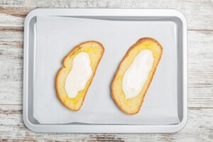 Preparazione Crostoni autunnali con funghi pioppini e champignon - Fase 2