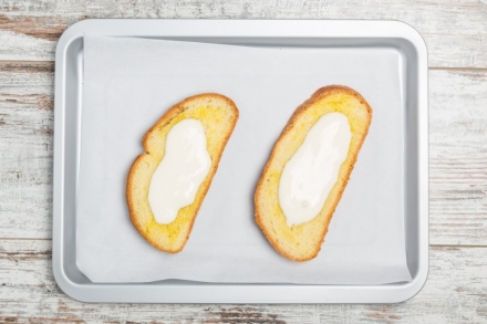 Preparazione Crostoni autunnali con funghi pioppini e champignon - Fase 2 Preparazione Crostoni autunnali con funghi pioppini e champignon - Fase 2