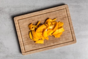 Preparazione Filetti di ombrina con salsa al mango e liquirizia - Fase 2