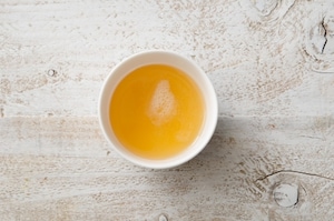 Preparazione Focaccia al miele di sulla con nocciole e spezie - Fase 1