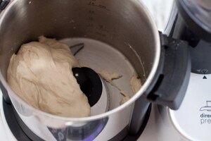 Preparazione Focaccia con salame, gorgonzola e spinacini  - Fase 3