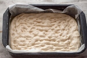 Preparazione Focaccia con salame, gorgonzola e spinacini  - Fase 4