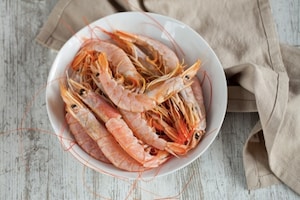 Preparazione Gamberi al vapore profumati agli agrumi con finocchi, arance e pistacchi - Fase 1