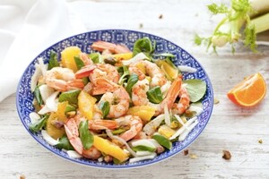 Preparazione Gamberi al vapore profumati agli agrumi con finocchi, arance e pistacchi - Fase 3