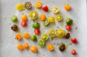 Preparazione Gnocchi con pomodorini confit, timo e mandorle a scaglie - Fase 1
