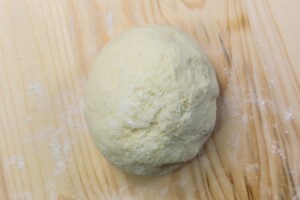 Preparazione Gnocchi di patate e formaggio al pesto leggero - Fase 1