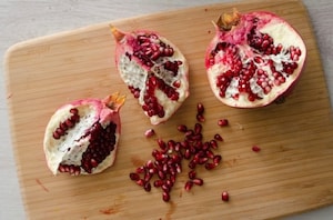 Preparazione Insalata invernale con prosciutto cotto, gorgonzola, melagrana e noci - Fase 1