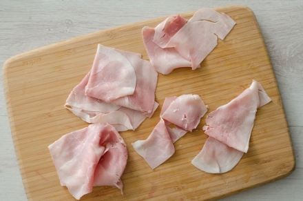 Preparazione Insalata invernale con prosciutto cotto, gorgonzola, melagrana e noci - Fase 3 Preparazione Insalata invernale con prosciutto cotto, gorgonzola, melagrana e noci - Fase 3