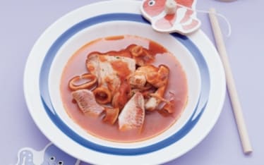 La sua prima zuppa di pesce