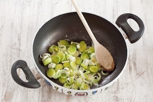Preparazione Maccheroni gratinati ai funghi e mozzarella  - Fase 1