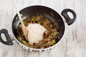 Preparazione Maccheroni gratinati ai funghi e mozzarella  - Fase 2