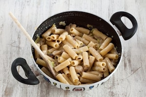 Preparazione Maccheroni gratinati ai funghi e mozzarella  - Fase 2