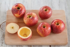 Preparazione Mele al forno ripiene di cheesecake  - Fase 1