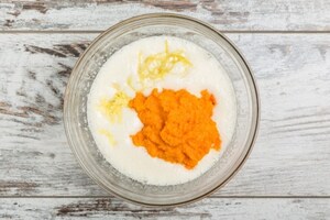 Preparazione Mini torte di carote e zenzero con panna - Fase 1