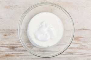 Preparazione Panna cotta con coulis ai frutti di bosco - Fase 1