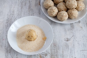 Preparazione Polpette di pane con mozzarella e pancetta  - Fase 3