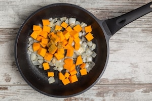 Preparazione Rana pescatrice al forno con crema alla zucca e curry - Fase 2