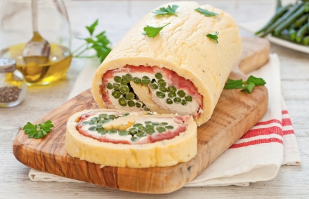 Preparazione Rotolo di frittata con fagiolini e culatello  - Fase 5 Preparazione Rotolo di frittata con fagiolini e culatello  - Fase 5