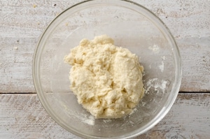 Preparazione Scones farciti con burro e marmellata - Fase 2