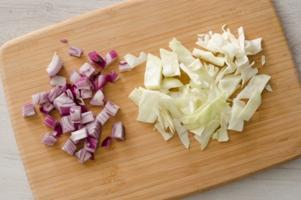 Preparazione Tacos al pollo fritto e salsa allo yogurt - Fase 2 Preparazione Tacos al pollo fritto e salsa allo yogurt - Fase 2