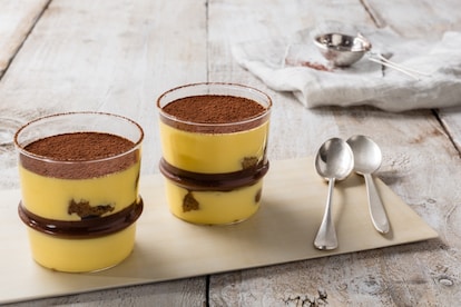 Tiramisù in bicchiere con ganache al cioccolato