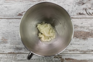 Preparazione Torta di amaretti con meringa fiammeggiata - Fase 1