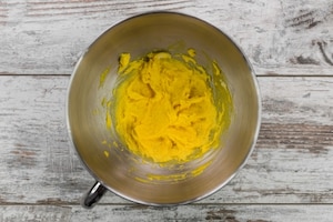 Preparazione Torta di amaretti con meringa fiammeggiata - Fase 1