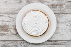 Preparazione Torta di amaretti con meringa fiammeggiata - Fase 5