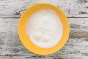 Preparazione Torta di amaretti con meringa fiammeggiata - Fase 3