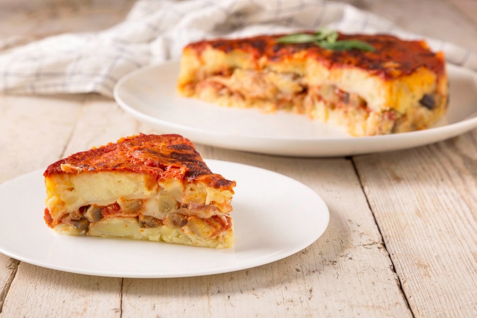 Torta di patate con melanzane e formaggio ricetta