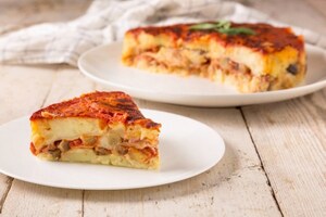 Preparazione Torta di patate con melanzane e formaggio - Fase 4