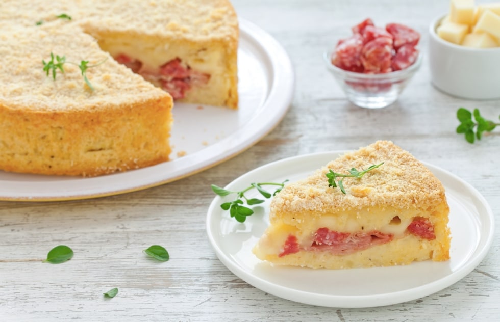 Torta di patate con prosciutto, formaggio e salame ricetta