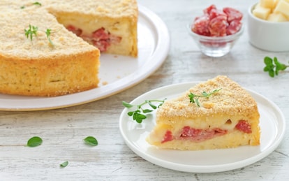 Torta di patate con prosciutto, formaggio e salame