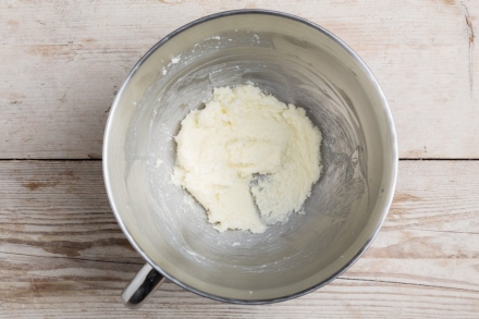 Preparazione Torta glassata di amaretti e caffè - Fase 1 Preparazione Torta glassata di amaretti e caffè - Fase 1