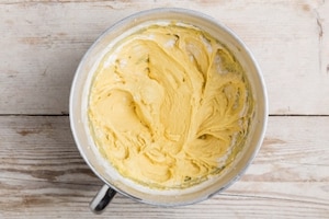 Preparazione Torta glassata di amaretti e caffè - Fase 2