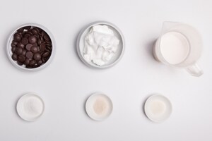 Preparazione Torta mousse al cioccolato e amarene - Fase 1