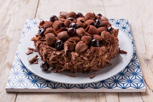 Preparazione Torta mousse al cioccolato e amarene - Fase 7