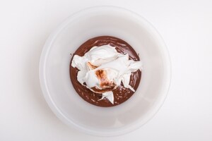 Preparazione Torta mousse al cioccolato e amarene - Fase 4