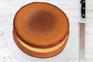 Preparazione Torta paradiso con crema pasticciera alla fava tonka e melagrana  - Fase 5